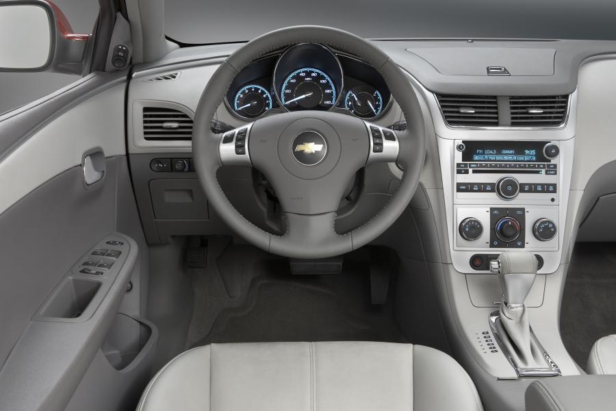  Chevrolet Malibu 2008 года  (фото 10 из 178)